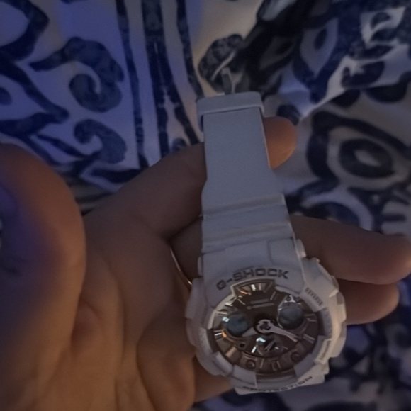 Ladies Rose Gold G-Shock - Picture 5 of 5
